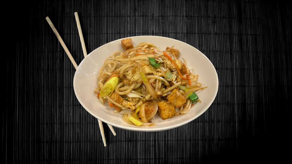 Fried Udon Noodle / Paistetut Udonnuudelit / 炒乌冬面