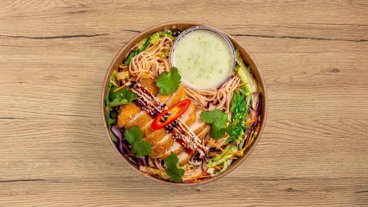 Kanan-filee Nuudelisalaatti