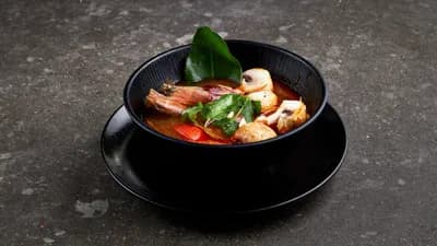 15. Tom yum