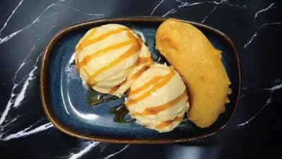 Friteeratut Banaanit Vaniljajäätelön Kera