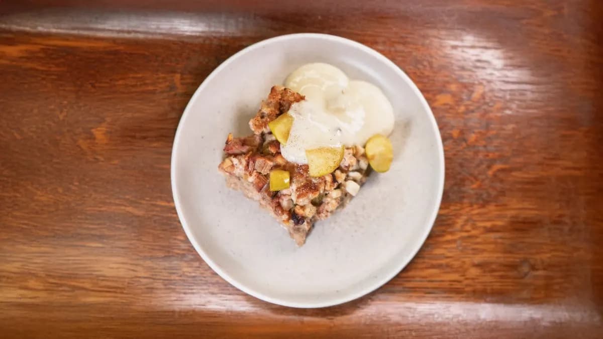 Apple-Rhubarb Crumble (G, V)